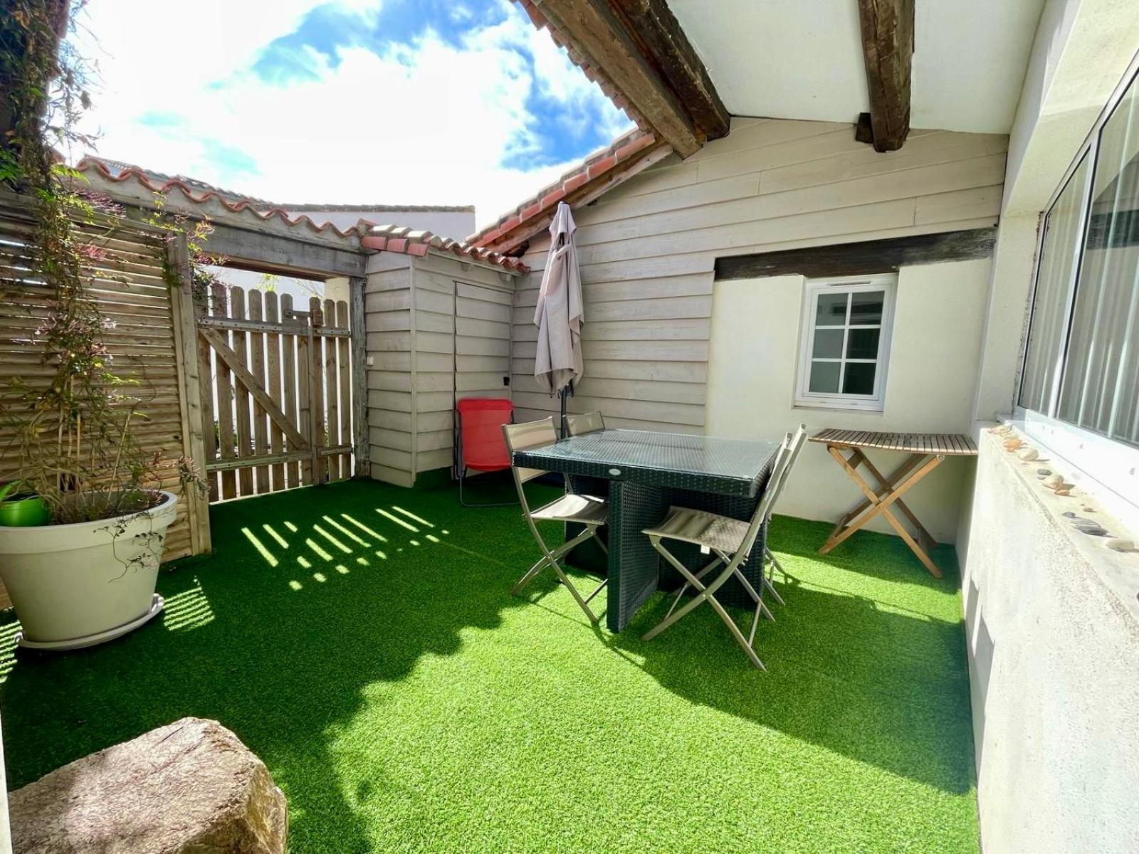 Beau T3 *** Pour 2 A 4 Pers Avec Patio Privatif Apartment La Couarde sur Mer Bagian luar foto